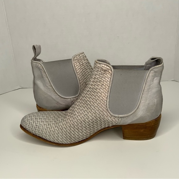 Jp David Leather Chelsea Booties. - Picture 10 of 13